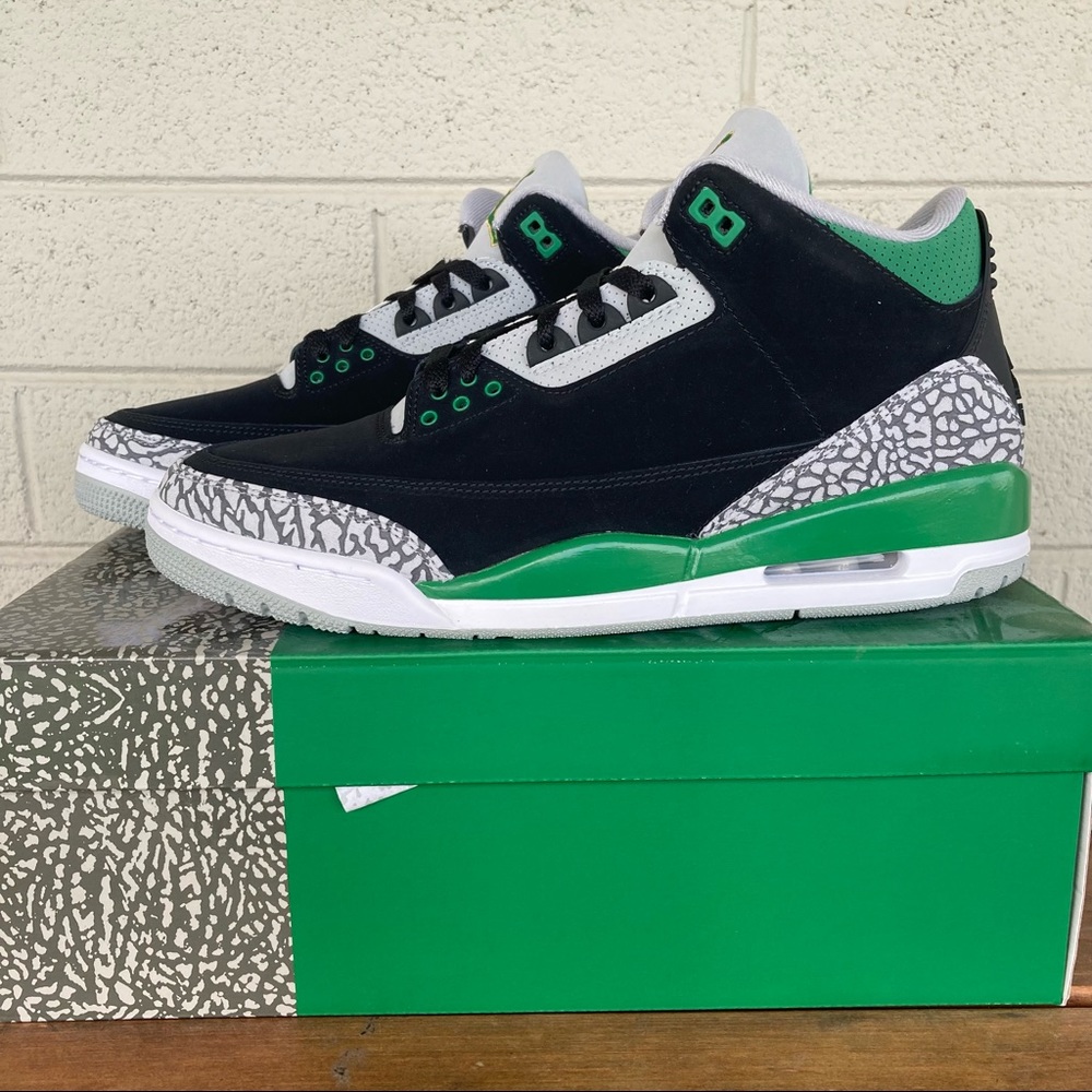SOLD!SOLD! Jordan 3 Retro Pine Green Sz 10.5